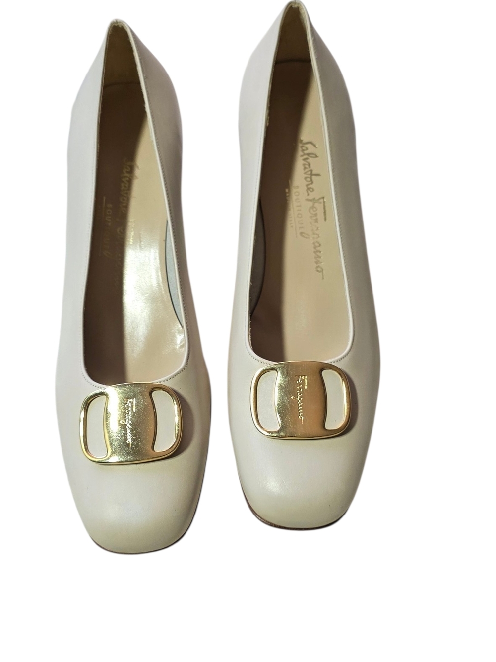 Salvatore Ferragamo Women's Cream Vara Gold-Buckle Pumps